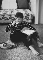 Cover von Postkarte Audrey Hepburn, Frühstück mit Buch